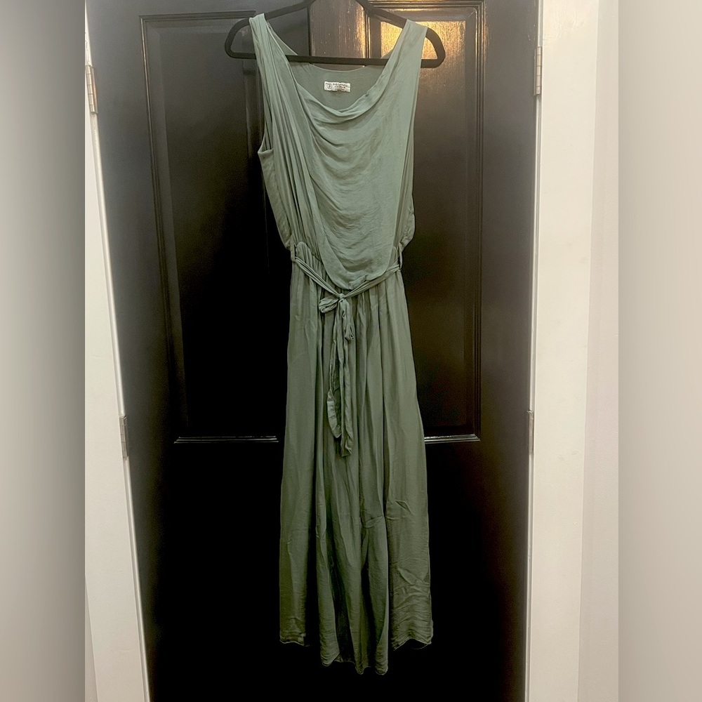 Elegant Green Sleeveless Dress 100% Silk